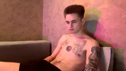 Former online show from February 18, 8:12 am