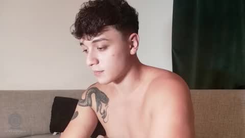 Snapshot of mikelaur chatting on September 25, 6:40 pm MikeLaur online show from September 25, 6:40 pm