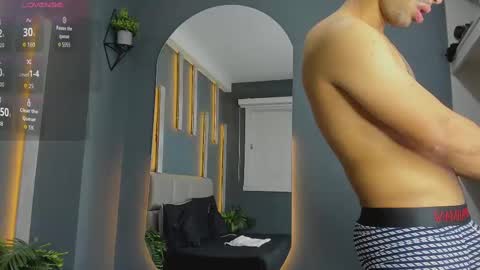 Snapshot of mikepark_ chatting on October 4, 11:37 am MIKE PARK  online show from October 4, 11:37 am