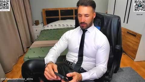 Snapshot of mikestrip chatting on October 13, 6:58 pm Mike    online show from October 13, 6:58 pm
