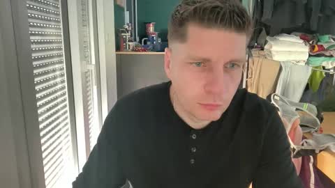 miklp8463 online show from March 19, 10:07 am