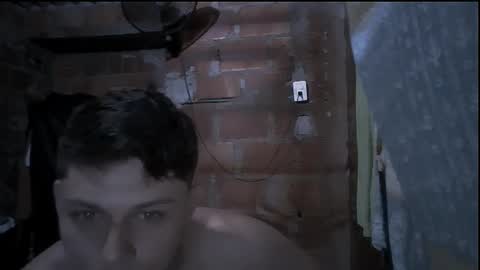 Snapshot of milk_boy25 chatting on October 29, 2:25 am milk_boy25 online show from October 29, 2:25 am