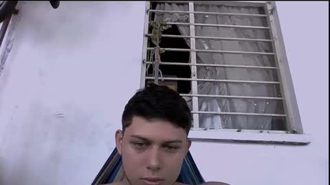 Snapshot of milk_boy25 chatting on October 14, 4:36 pm milk_boy25 online show from October 14, 4:36 pm