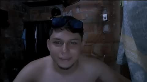 Snapshot of milk_boy25 chatting on October 7, 6:56 pm milk_boy25 online show from October 7, 6:56 pm