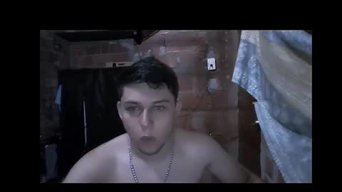 Snapshot of milk_boy25 chatting on September 17, 9:38 pm milk_boy25 online show from September 17, 9:38 pm