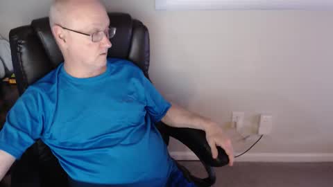 millenium0129 online show from April 18, 1:07 am