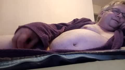 Snapshot of minos60200 chatting on December 10, 11:11 am Stephano online show from December 10, 11:11 am