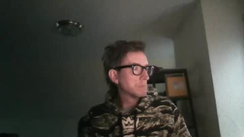 Snapshot of mister_void chatting on January 31, 9:05 pm Mister Void online show from January 31, 9:05 pm