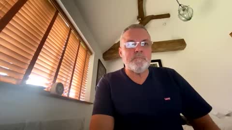 Misterblivs online show from November 19, 1:33 pm