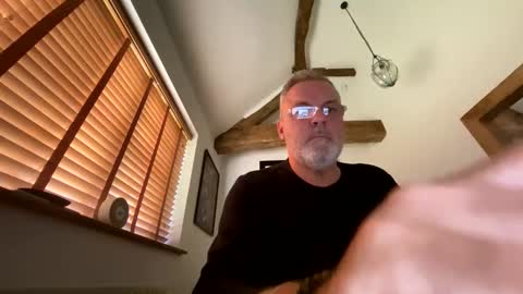 Misterblivs online show from November 2, 3:38 pm