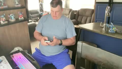 mmmthatsfunnn online show from March 18, 6:22 pm