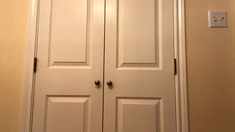 Snapshot of modest6969 chatting on March 5, 8:32 am modest6969 online show from March 5, 8:32 am