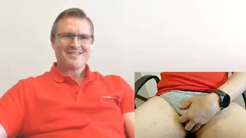 Snapshot of moe_001 chatting on October 24, 7:04 pm Moe online show from October 24, 7:04 pm