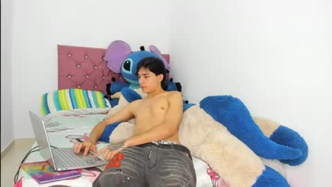 monky_0002 online show from August 7, 6:03 pm
