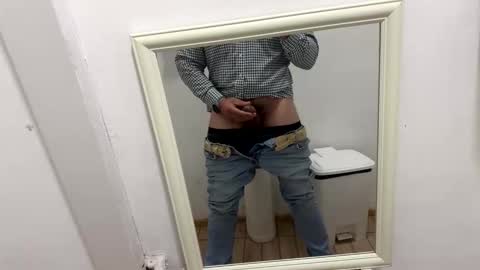 montelch online show from March 24, 6:45 pm