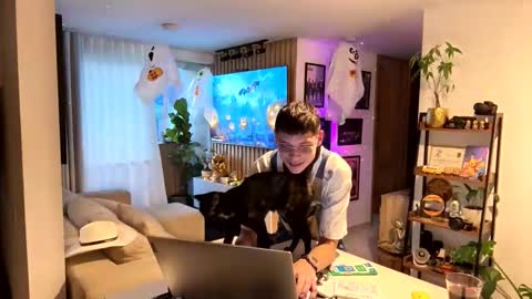   online show from October 31, 10:35 pm