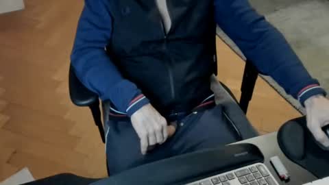 mos online show from January 3, 12:00 am