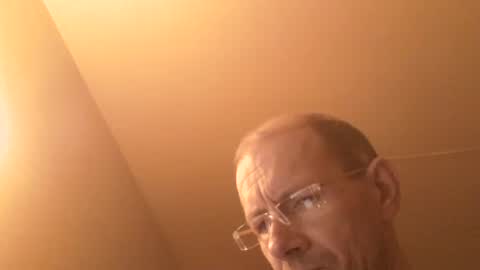 Snapshot of moviem1978 chatting on December 29, 8:26 pm Frederik online show from December 29, 8:26 pm