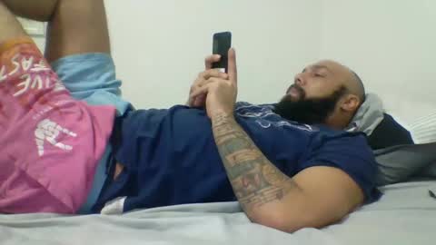 Snapshot of mr8plus chatting on January 31, 2:37 am Mr8 online show from January 31, 2:37 am