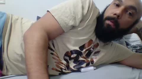 Snapshot of mr8plus chatting on January 5, 1:13 am Mr8 online show from January 5, 1:13 am