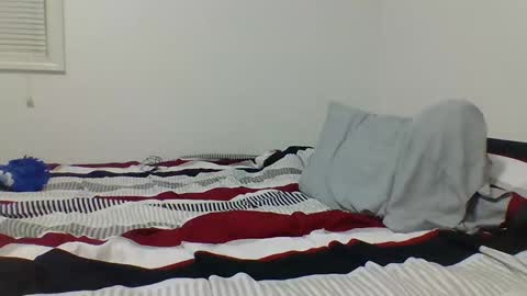 Snapshot of mr8plus chatting on December 25, 4:12 am Mr8 online show from December 25, 4:12 am