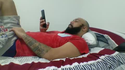 Snapshot of mr8plus chatting on February 2, 4:37 am Mr8 online show from February 2, 4:37 am