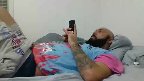 Snapshot of mr8plus chatting on December 29, 2:06 am Mr8 online show from December 29, 2:06 am