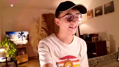 Snapshot of mr_evan1 chatting on October 22, 5:38 pm Mr Evans online show from October 22, 5:38 pm