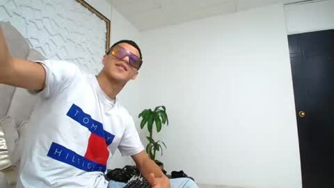 Mr Porn  online show from May 13, 6:38 pm