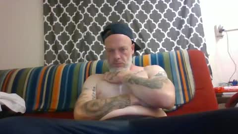 Mr. Daddy online show from November 1, 6:39 am