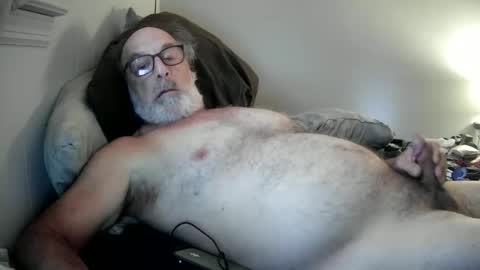 Snapshot of mrjames59 chatting on October 12, 3:28 pm mrjames59 online show from October 12, 3:28 pm