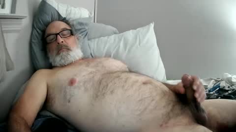 Snapshot of mrjames59 chatting on December 22, 7:22 am mrjames59 online show from December 22, 7:22 am