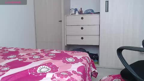 INDEPENDT MODEL - Twitter mrmickke online show from January 5, 7:39 pm