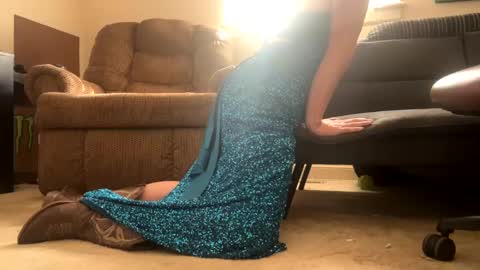 Snapshot of mrsissy812575 chatting on March 7, 8:22 pm mrsissy812575 online show from March 7, 8:22 pm