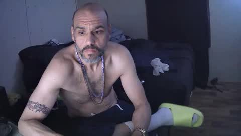 Muffdiver online show from April 12, 8:27 am