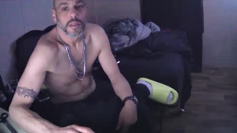 Muffdiver online show from February 16, 8:01 am