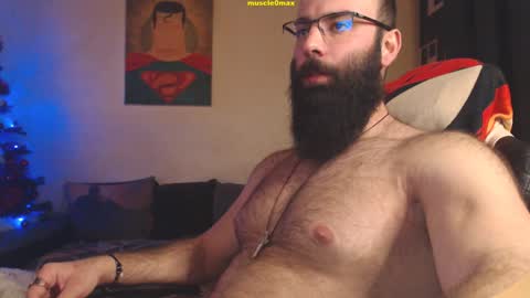 ofmuscle0max online show from December 31, 11:39 pm