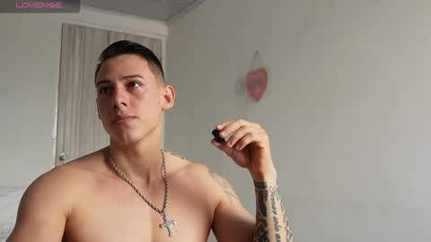 muscle_king_cum online show from April 25, 3:42 pm