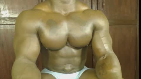 musclegod23 online show from November 4, 9:10 am