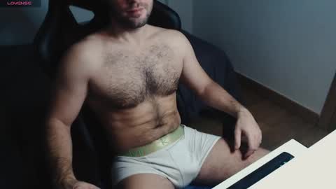 Snapshot of myhairymacho chatting on March 1, 1:43 am Juan  OF  myhairymacho online show from March 1, 1:43 am