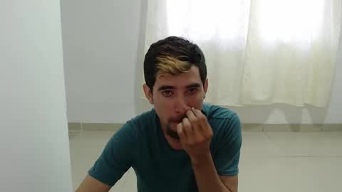 Snapshot of myke_xxx chatting on December 17, 12:00 pm mike online show from December 17, 12:00 pm