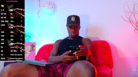 Snapshot of mylowallacee chatting on March 3, 10:51 pm Mylo Wallace  online show from March 3, 10:51 pm