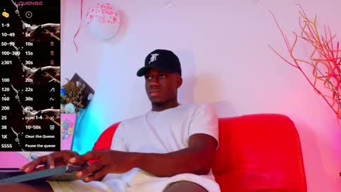 Snapshot of mylowallacee chatting on March 9, 12:10 am Mylo Wallace  online show from March 9, 12:10 am