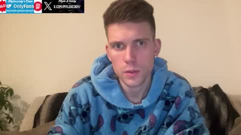 Snapshot of myloxcody chatting on September 23, 7:51 am Mylo  Cody online show from September 23, 7:51 am