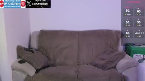 Snapshot of myloxcody chatting on October 28, 10:56 pm Mylo  Cody online show from October 28, 10:56 pm