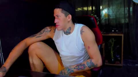 naider_1 online show from March 3, 5:04 am