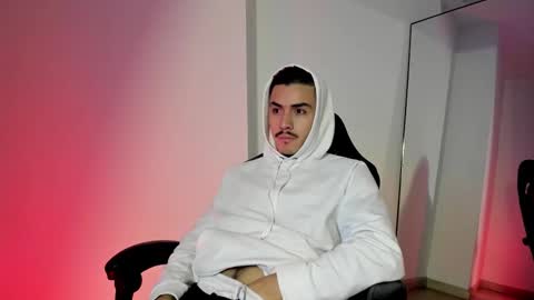 nathan_baker__ online show from November 28, 11:56 am