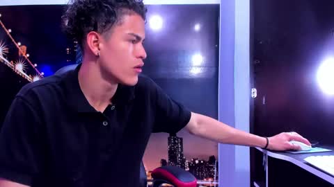 nathan_carson1 online show from December 3, 11:54 am