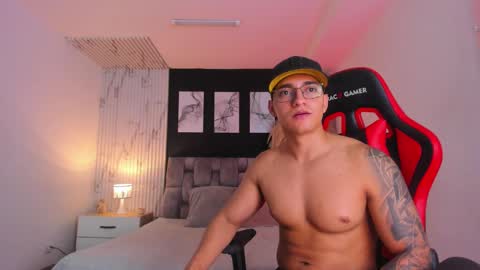 nathan_gross online show from February 13, 5:26 am