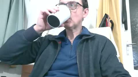 naturista25 online show from December 16, 5:09 pm